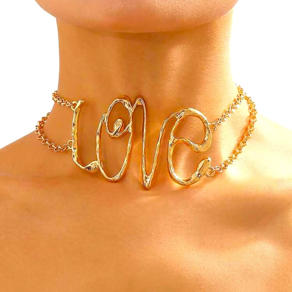Statement necklace